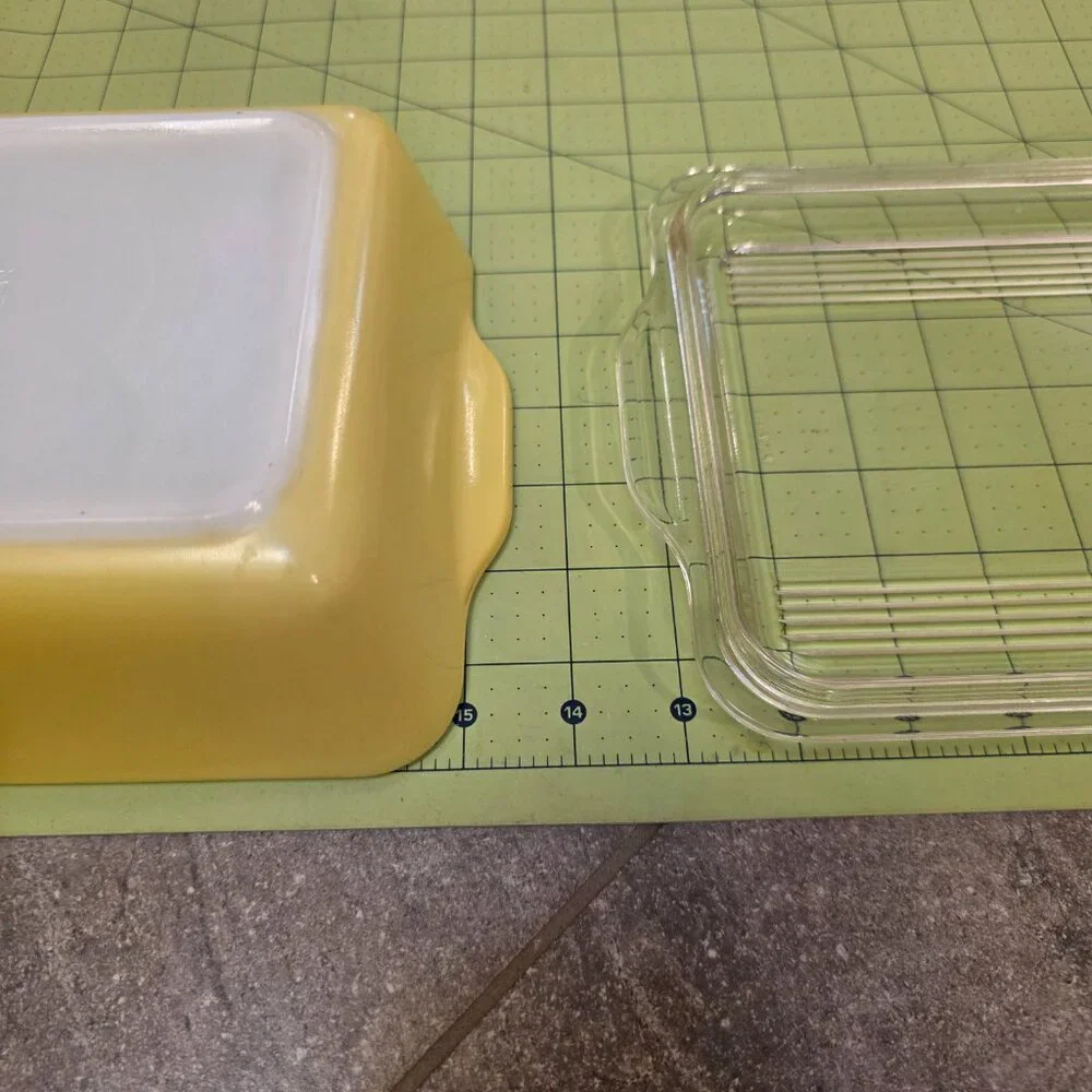Pyrex Primary Yellow 503-B Refrigerator Dish 503-C Clear Ribbed Lid Handles